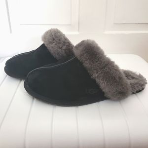 UGG shearling slippers - black and grey - size US 8